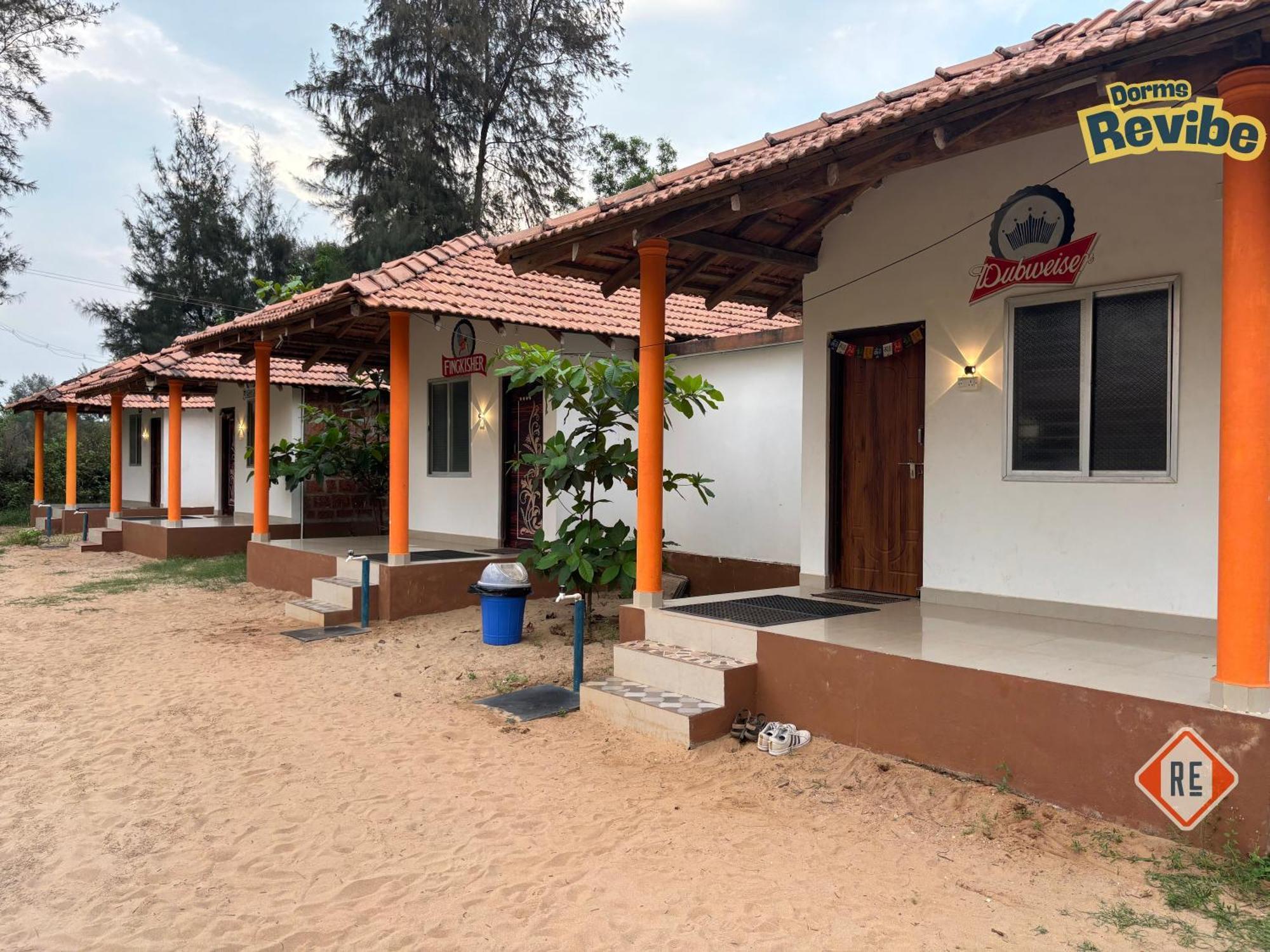 Revibe Beach Hostel Gokarna Гокарна Экстерьер фото