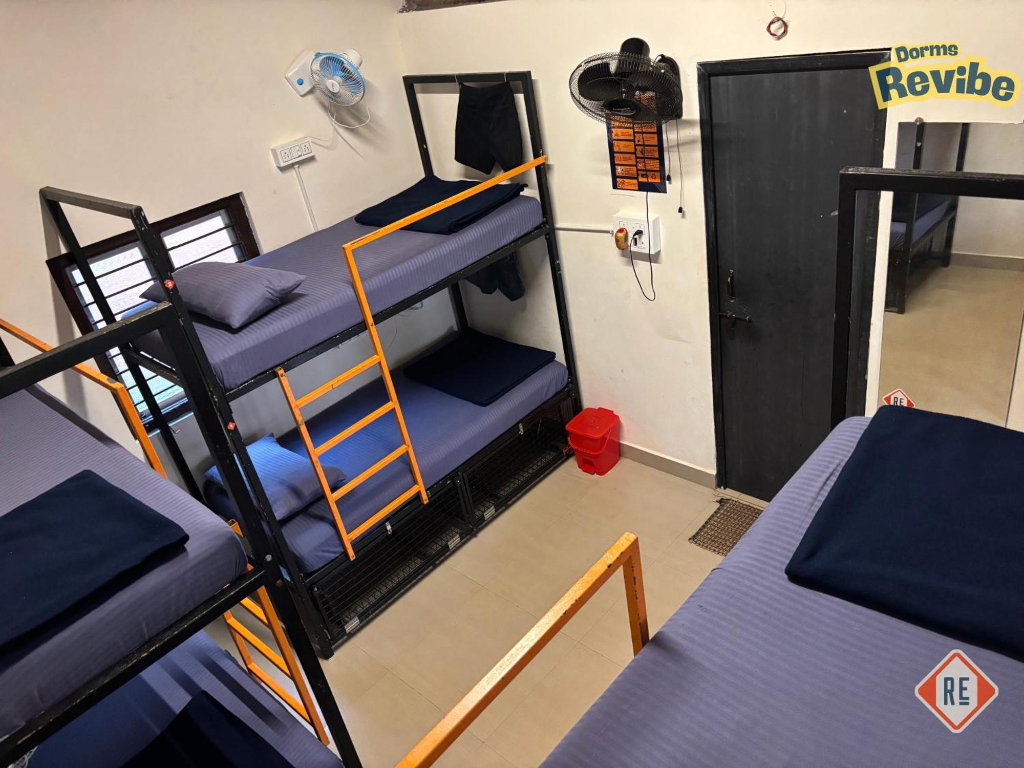 Revibe Beach Hostel Gokarna Гокарна Экстерьер фото